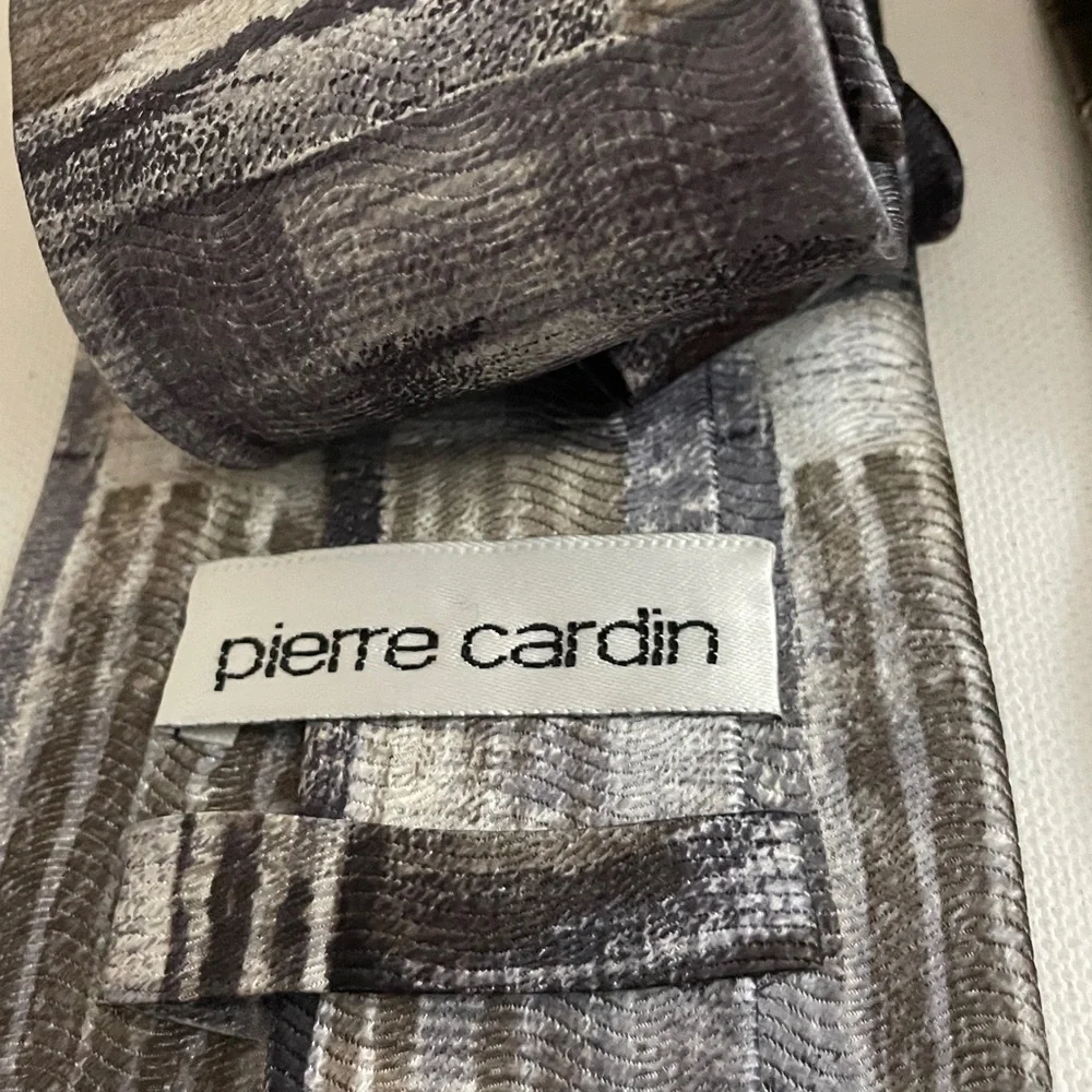 Pierre Cardin set of 2 Gray diamonds and abstract Patterned Ties 100% silk 4x58